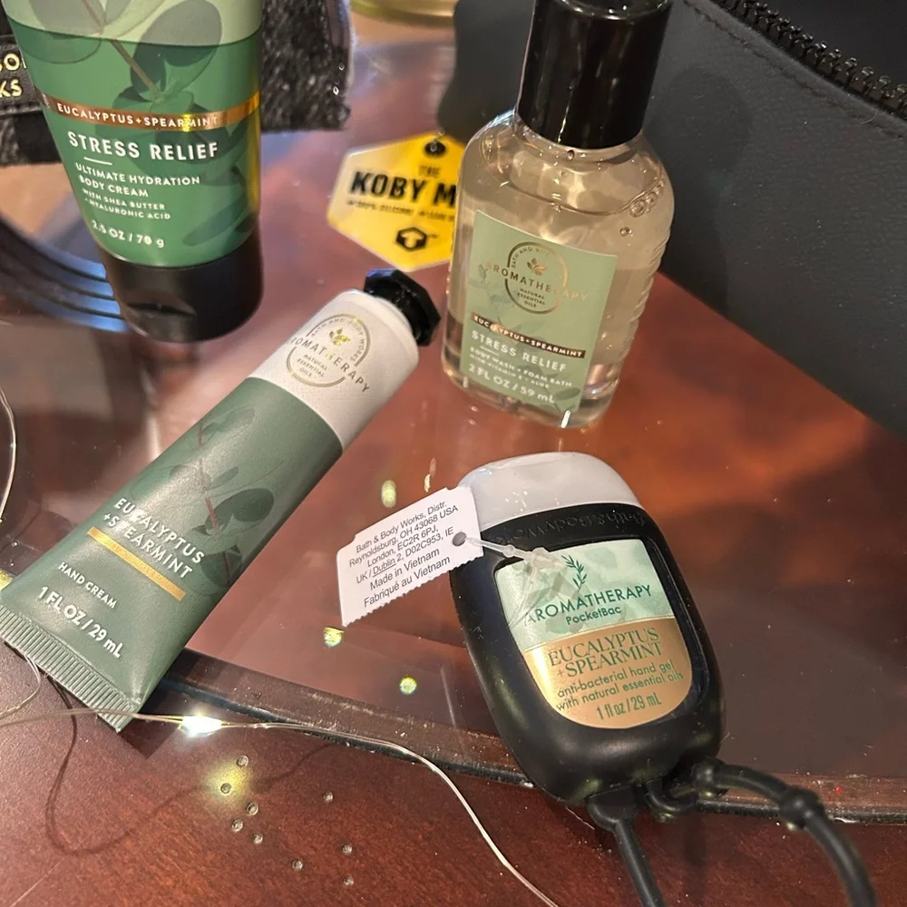 Men’s Body Care Set w/Toiletry & Gift Bag - Picture 2 of 6